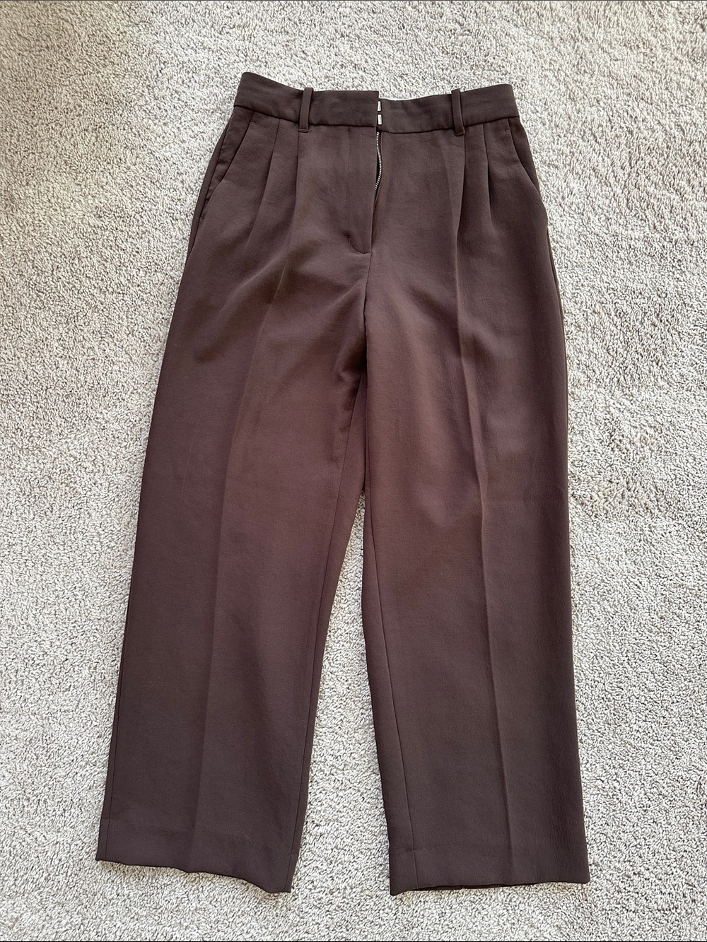 Aritzia The Effortless Pant - Brown size 6